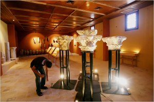 Oudheden in het museum in Gaza